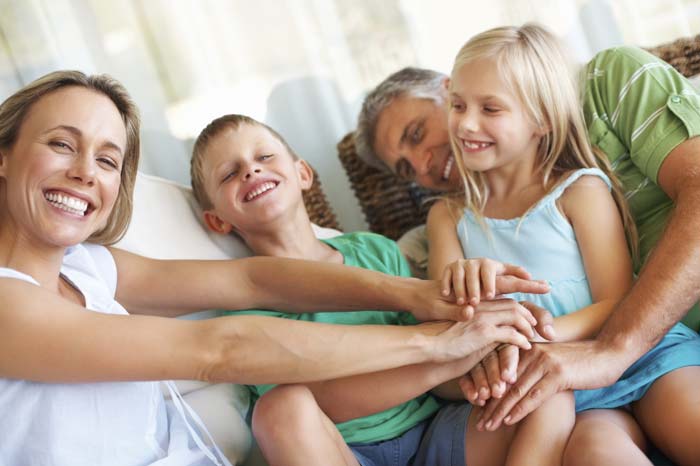 familia-feliz-gracias-a-un-canguro