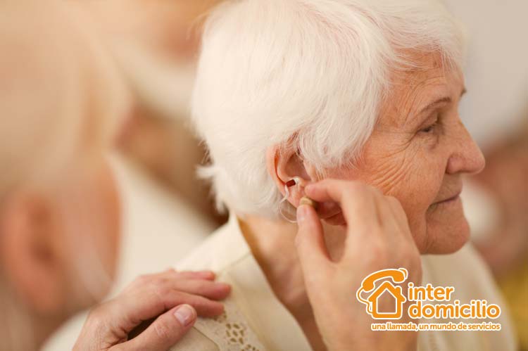 problemas-auditivos-y-visuales-en-personas-mayores