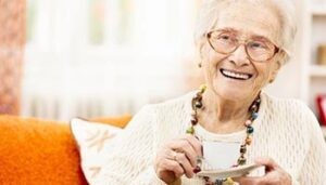 abuela-contenta con interna en manresa