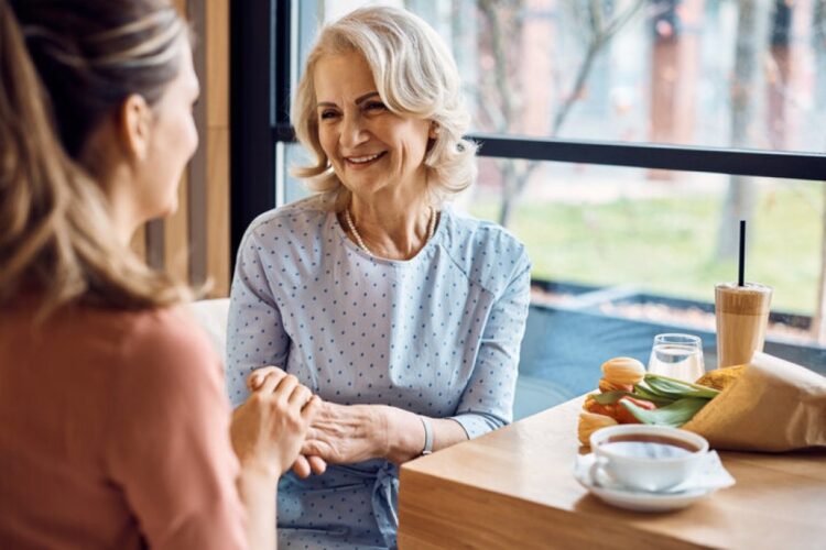 Estrategias clave para comunicarse con personas con demencia