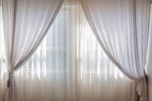 Utiliza Cortinas y Persianas