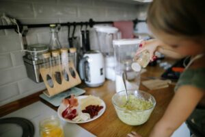 Involucrar a los niños en la cocina