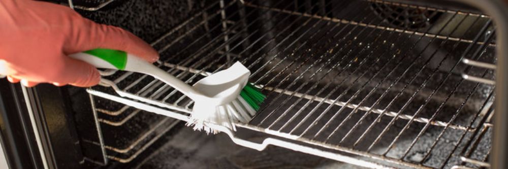 Como-limpiar-el-horno-de-la-cocina-con-vinagre